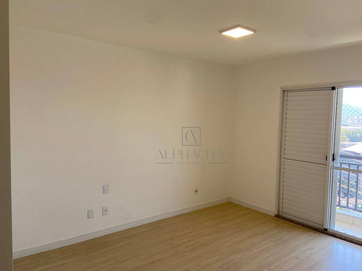 Apartamento para alugar com 3 quartos, 165m² - Foto 4