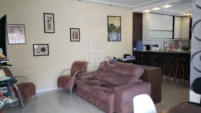 Casa à venda com 2 quartos, 79m² - Foto 2