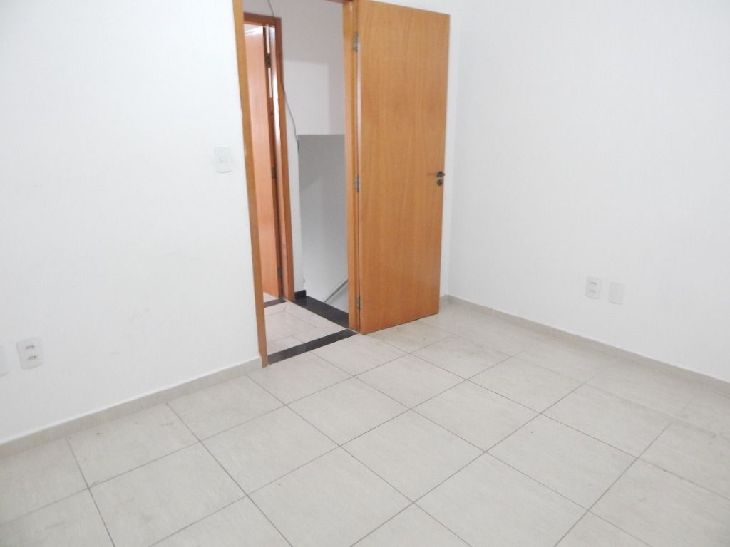 Sobrado à venda com 2 quartos, 65m² - Foto 12