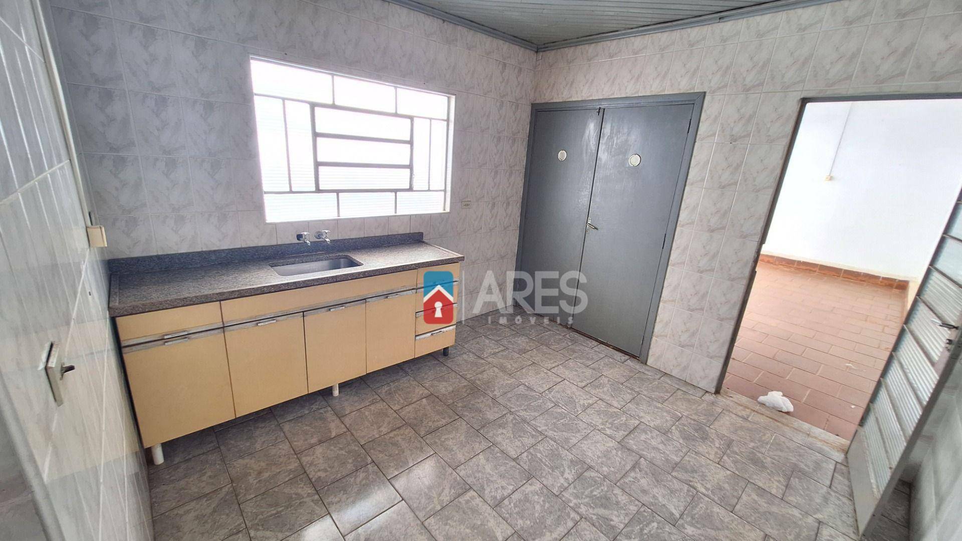 Casa à venda com 3 quartos, 157m² - Foto 8