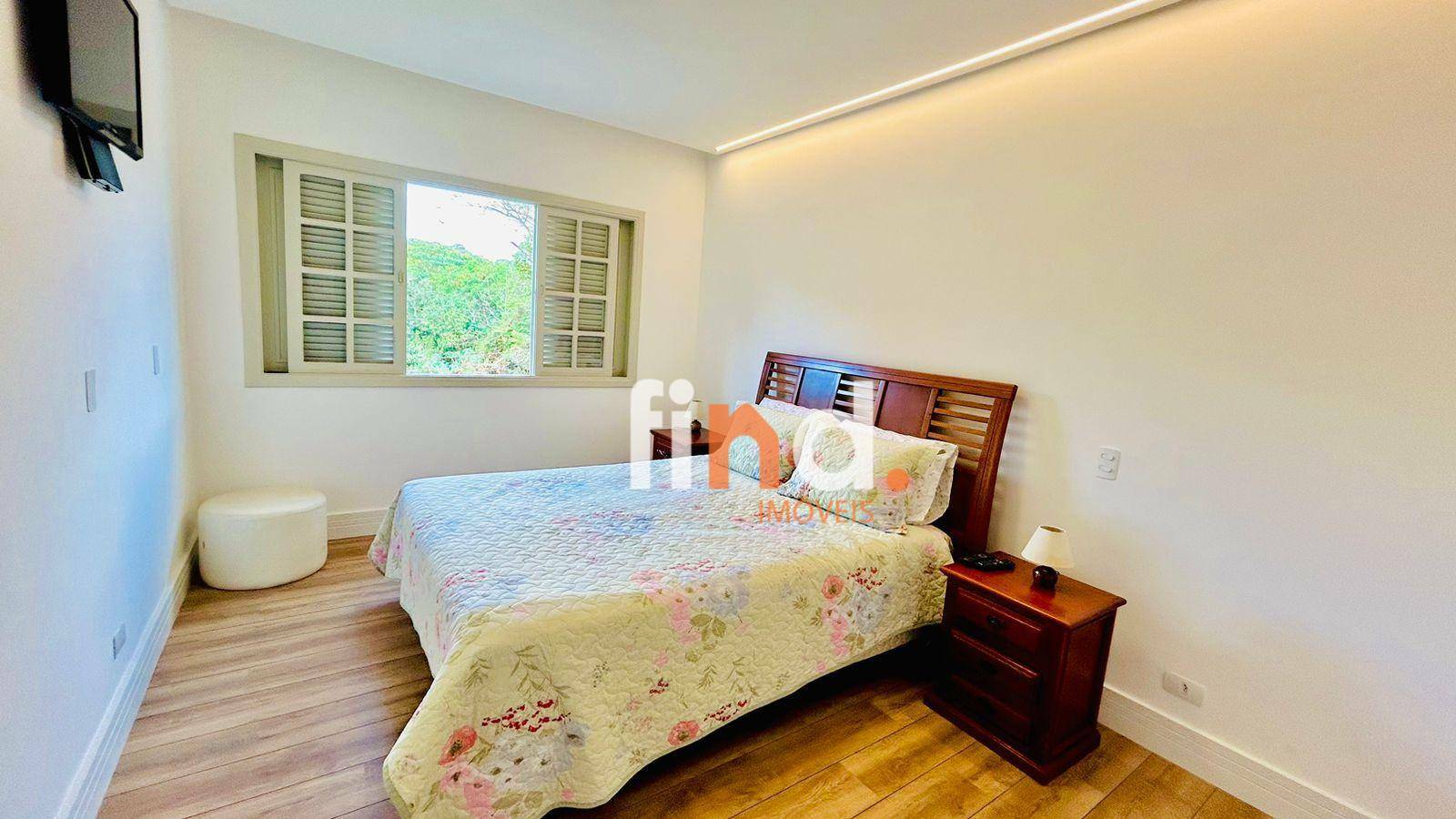 Casa de Condomínio à venda com 6 quartos, 360m² - Foto 12