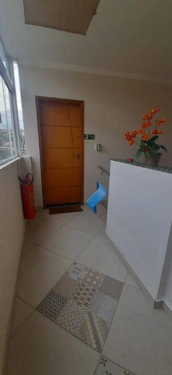 Apartamento à venda com 3 quartos, 65m² - Foto 2