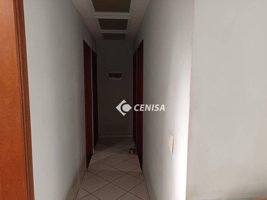 Casa à venda com 5 quartos, 210m² - Foto 8