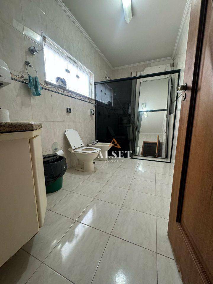 Sobrado à venda com 4 quartos, 300m² - Foto 27