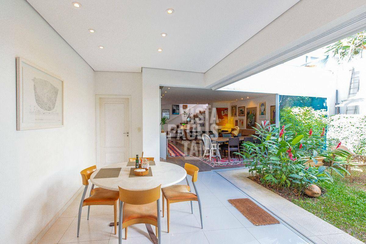 Casa à venda com 2 quartos, 877m² - Foto 1