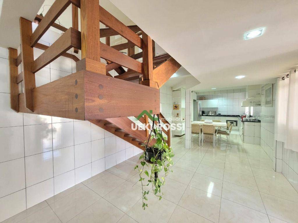 Casa à venda com 4 quartos, 327m² - Foto 6