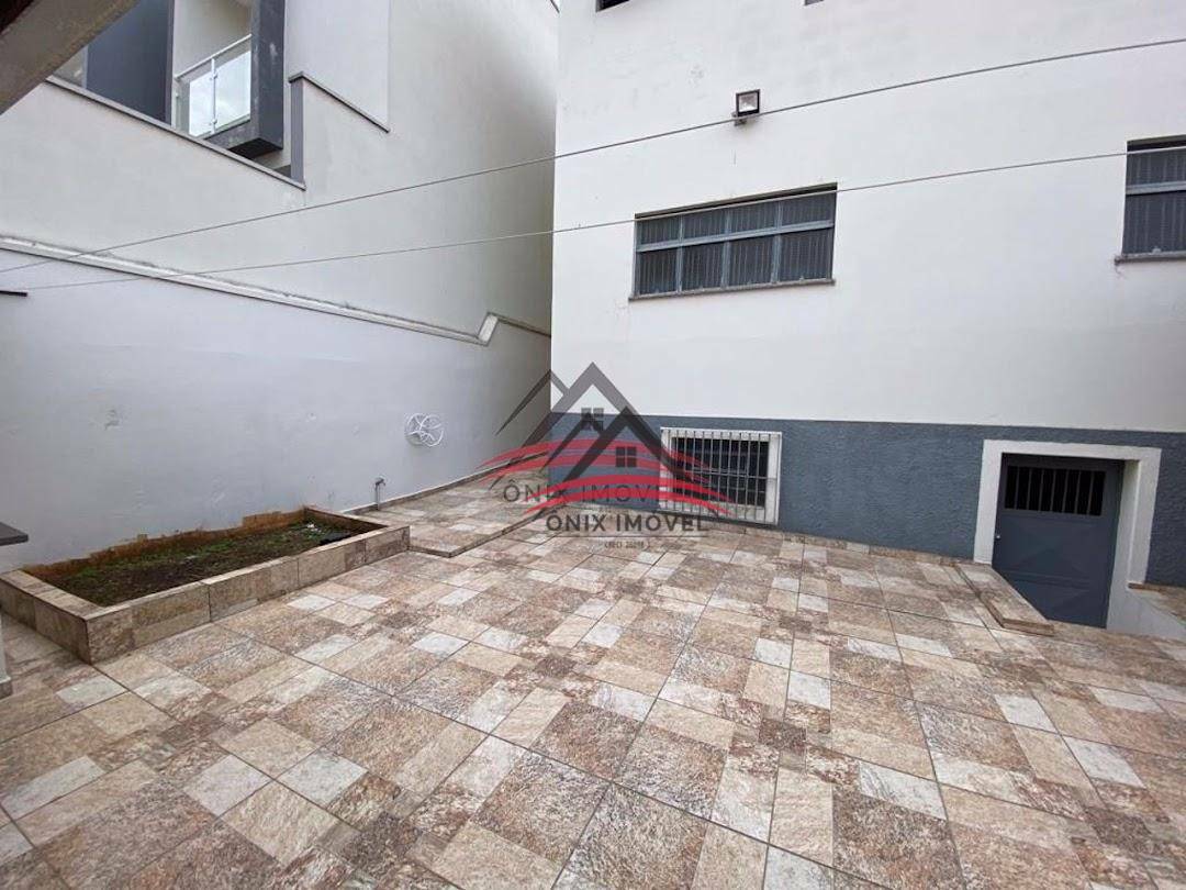 Casa à venda com 3 quartos, 360m² - Foto 15