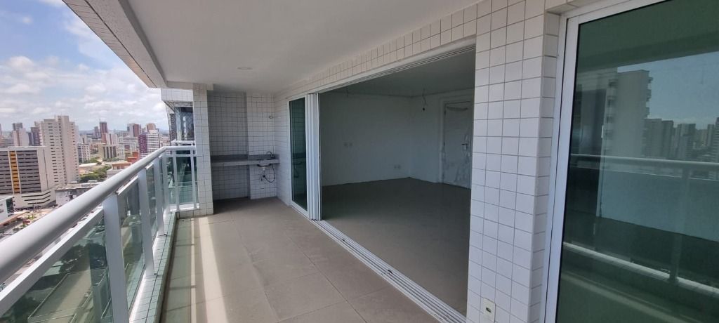 Apartamento à venda com 3 quartos, 151m² - Foto 3