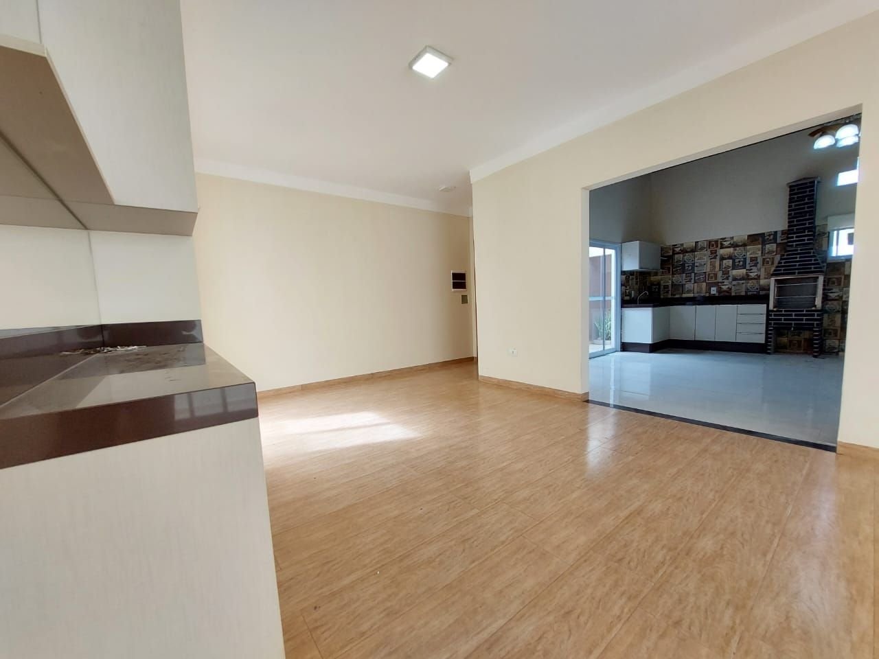 Casa para alugar com 3 quartos, 190m² - Foto 2