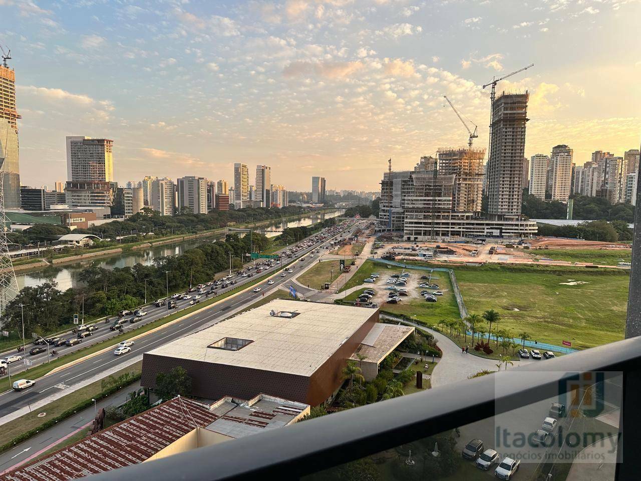 Apartamento à venda com 4 quartos, 330m² - Foto 25