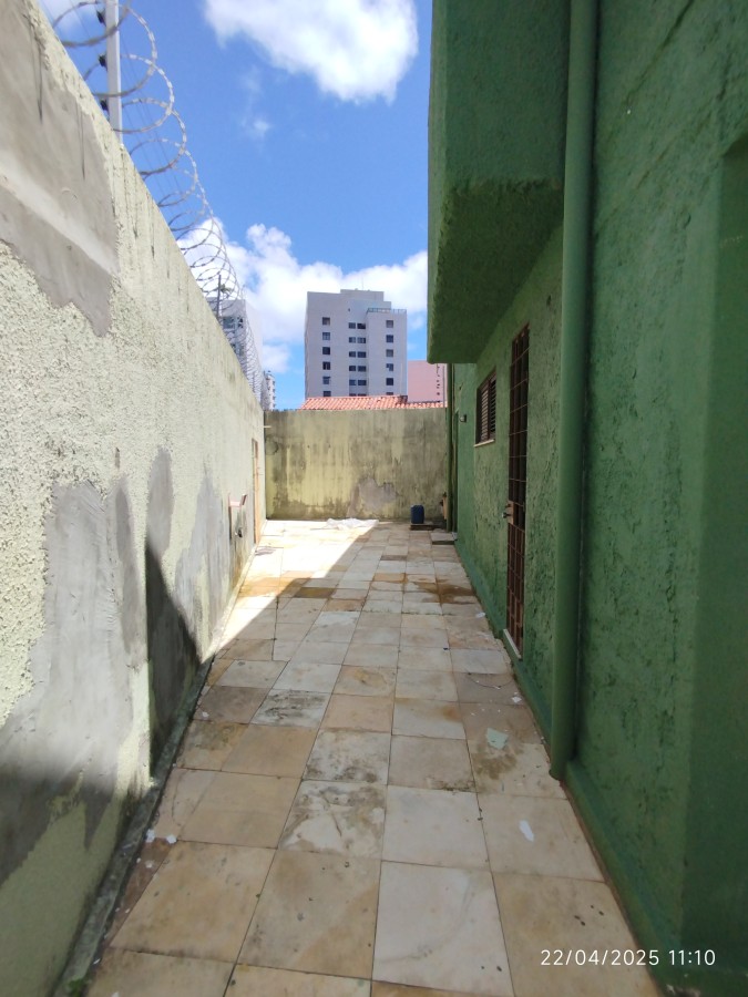 Casa para alugar com 5 quartos, 200m² - Foto 4