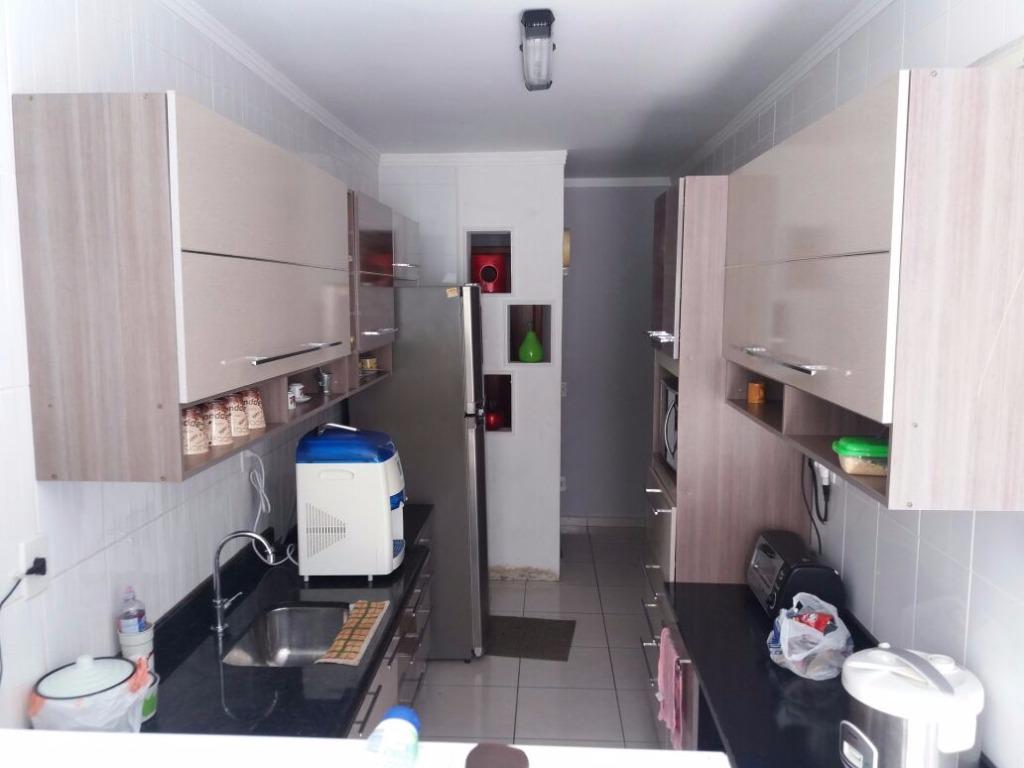 Apartamento à venda com 2 quartos, 72m² - Foto 10