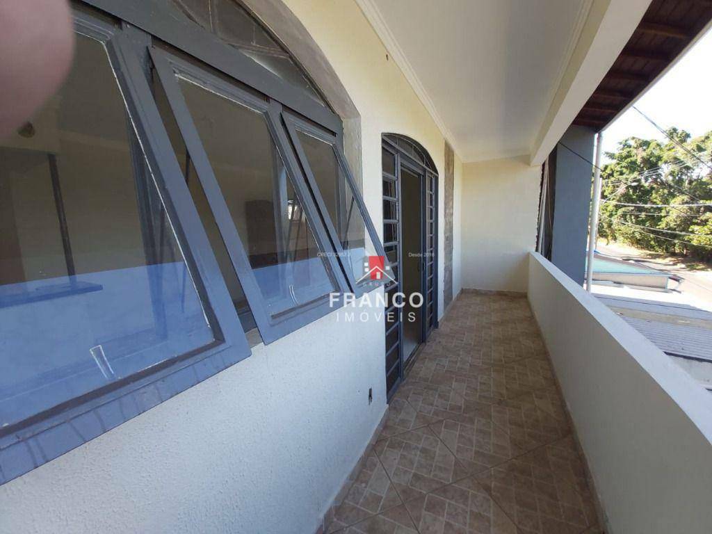 Casa à venda com 6 quartos, 300m² - Foto 5