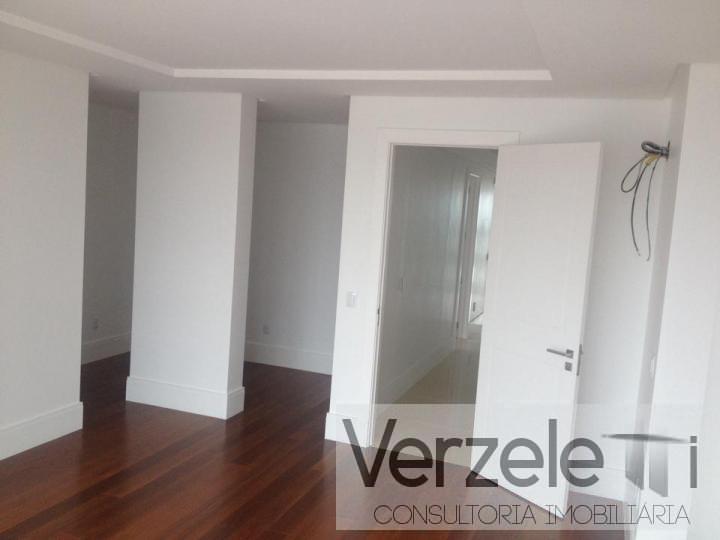 Apartamento à venda com 3 quartos, 180m² - Foto 18