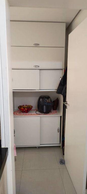 Apartamento à venda com 2 quartos, 69m² - Foto 2