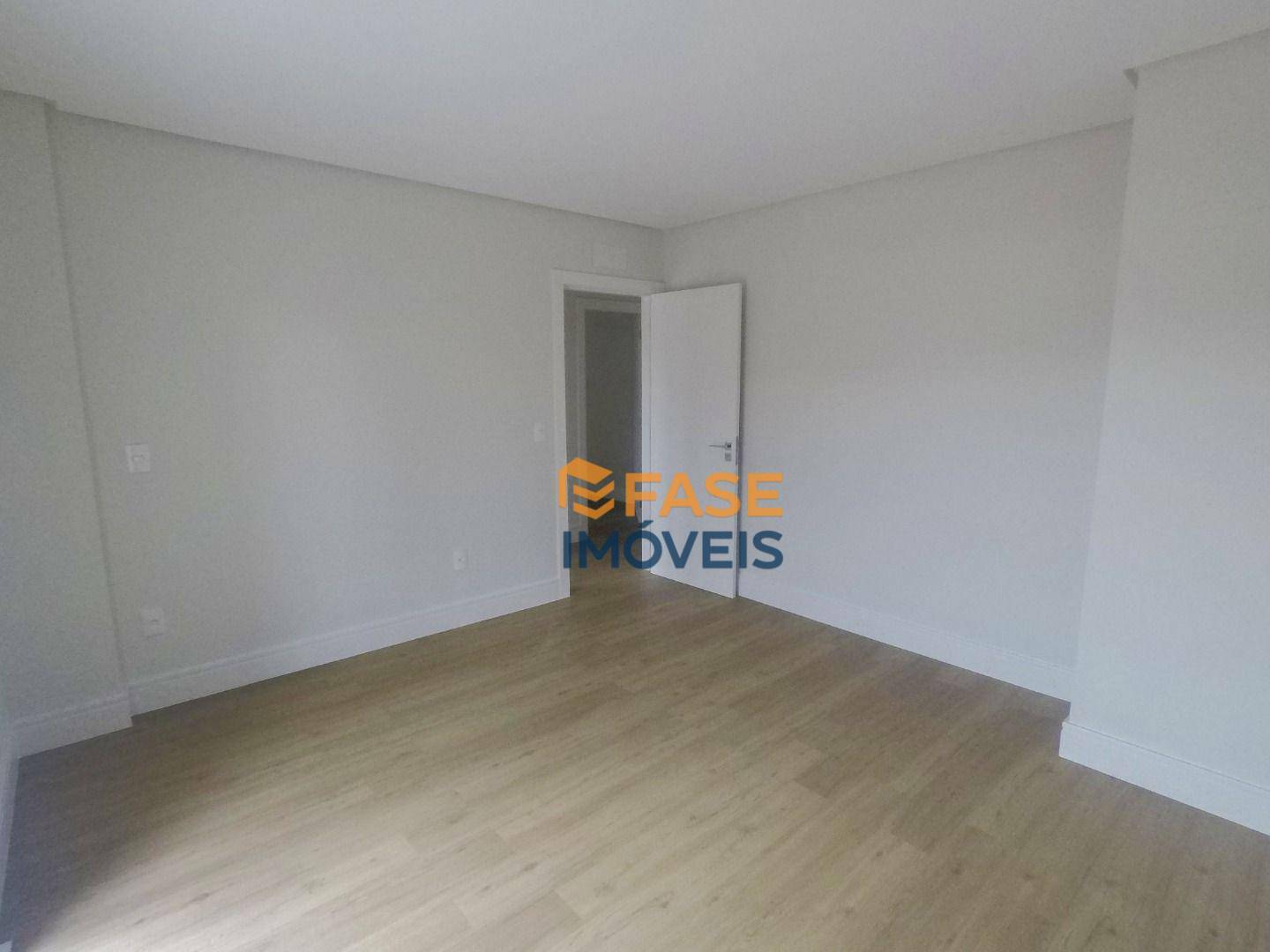 Apartamento à venda com 3 quartos, 159m² - Foto 10