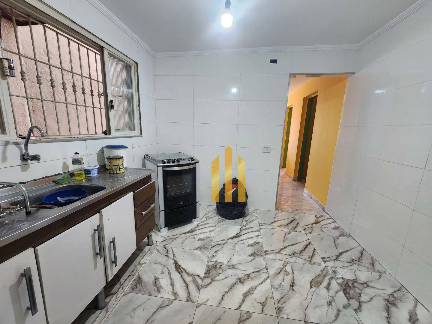 Casa para alugar com 2 quartos, 85m² - Foto 4