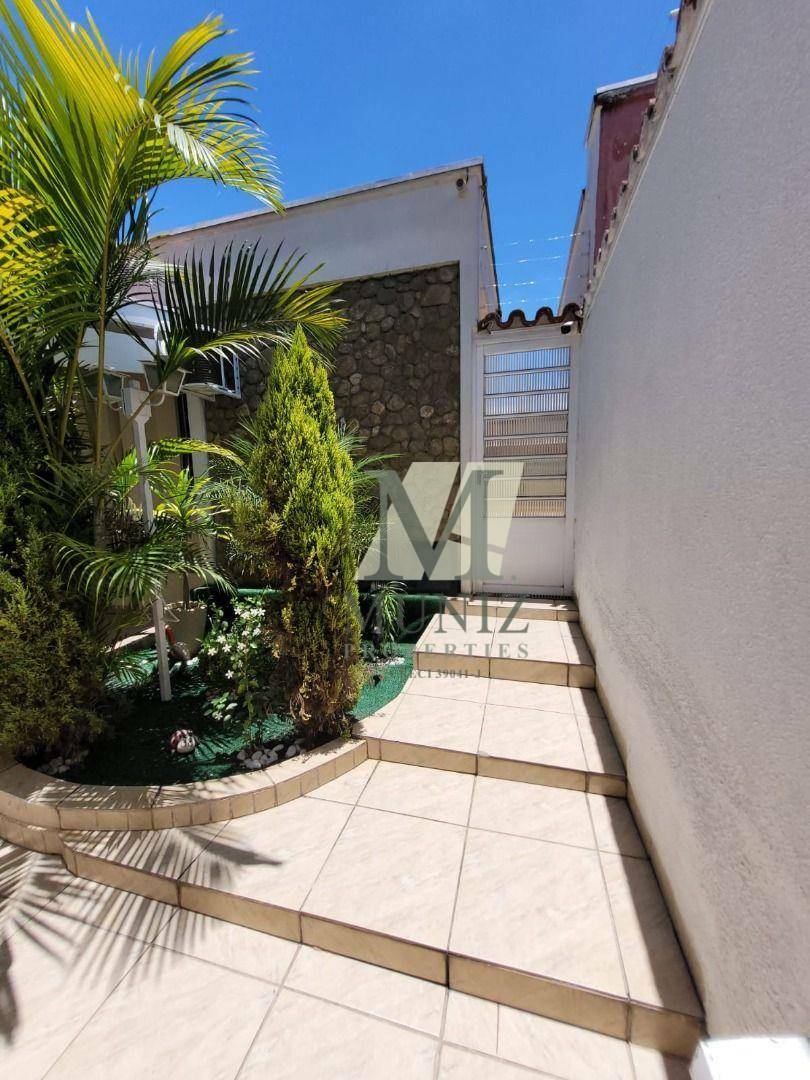 Casa à venda com 3 quartos, 250M2 - Foto 2