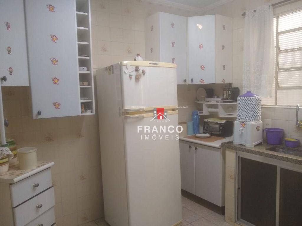 Apartamento à venda com 3 quartos, 63m² - Foto 4