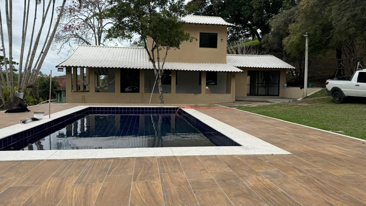 Sítio à venda com 5 quartos, 2m² - Foto 2
