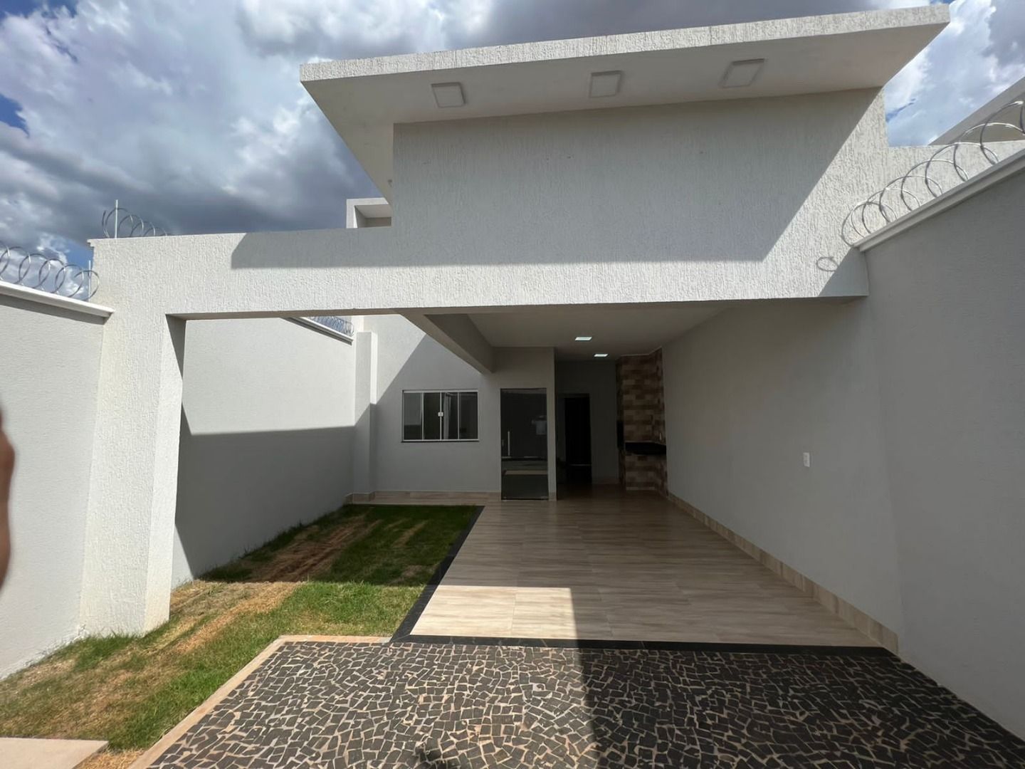 Casa à venda com 3 quartos, 125m² - Foto 1