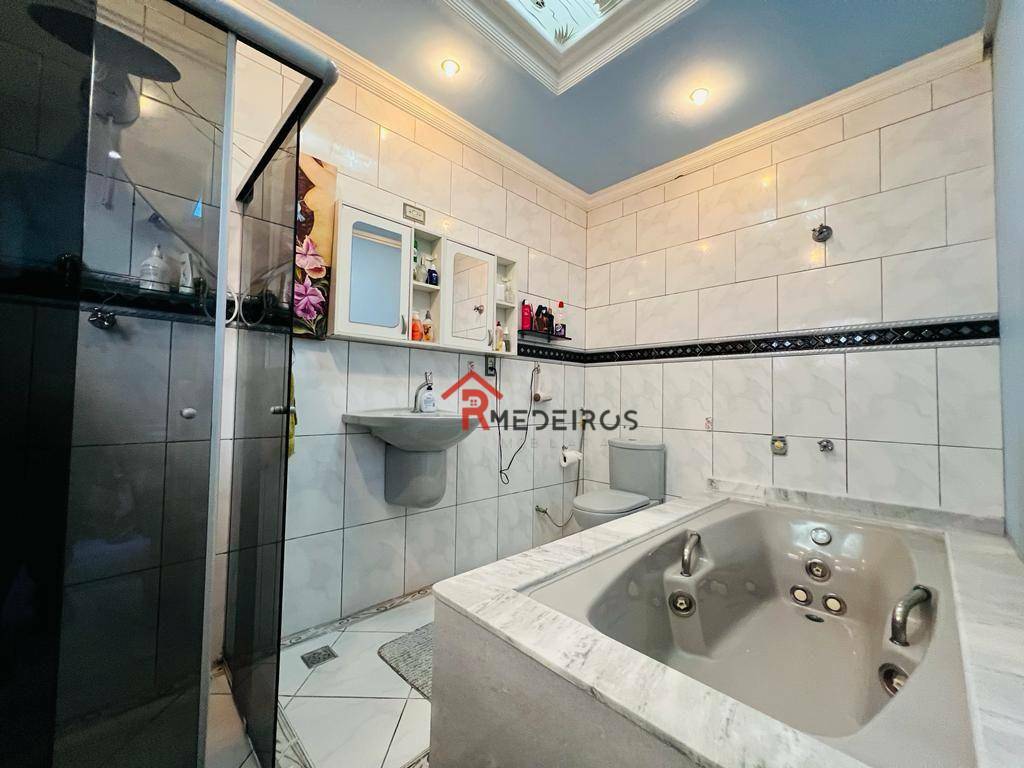 Casa à venda com 6 quartos, 350m² - Foto 42