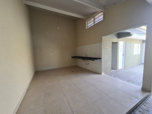 Casa à venda com 4 quartos, 210m² - Foto 19