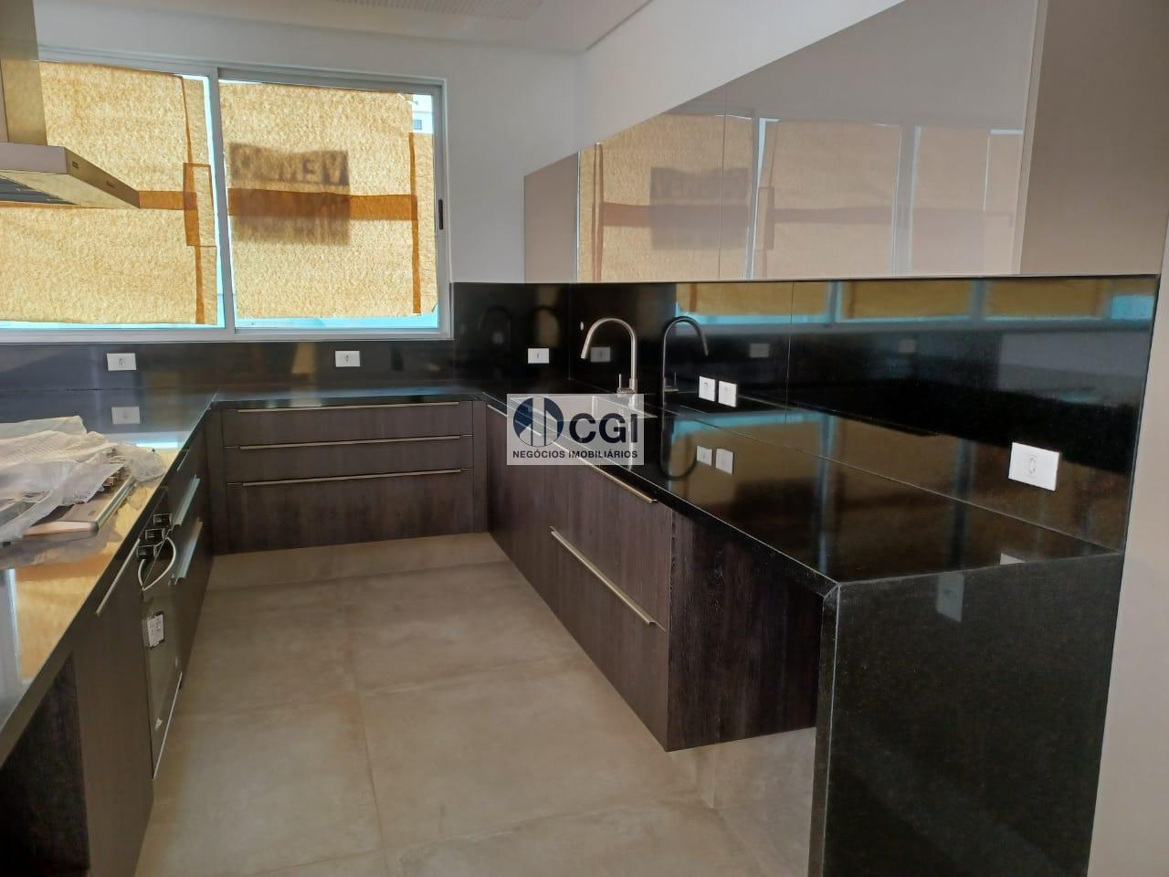 Apartamento à venda com 4 quartos, 197m² - Foto 1