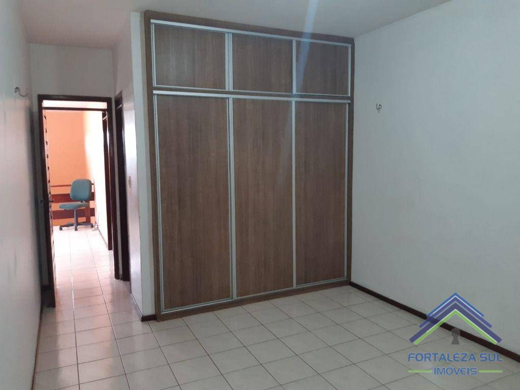 Casa à venda com 4 quartos, 400m² - Foto 17