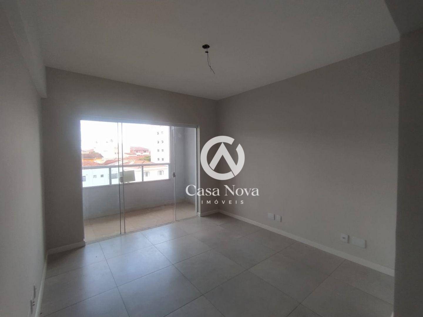 Apartamento à venda com 3 quartos, 90m² - Foto 1