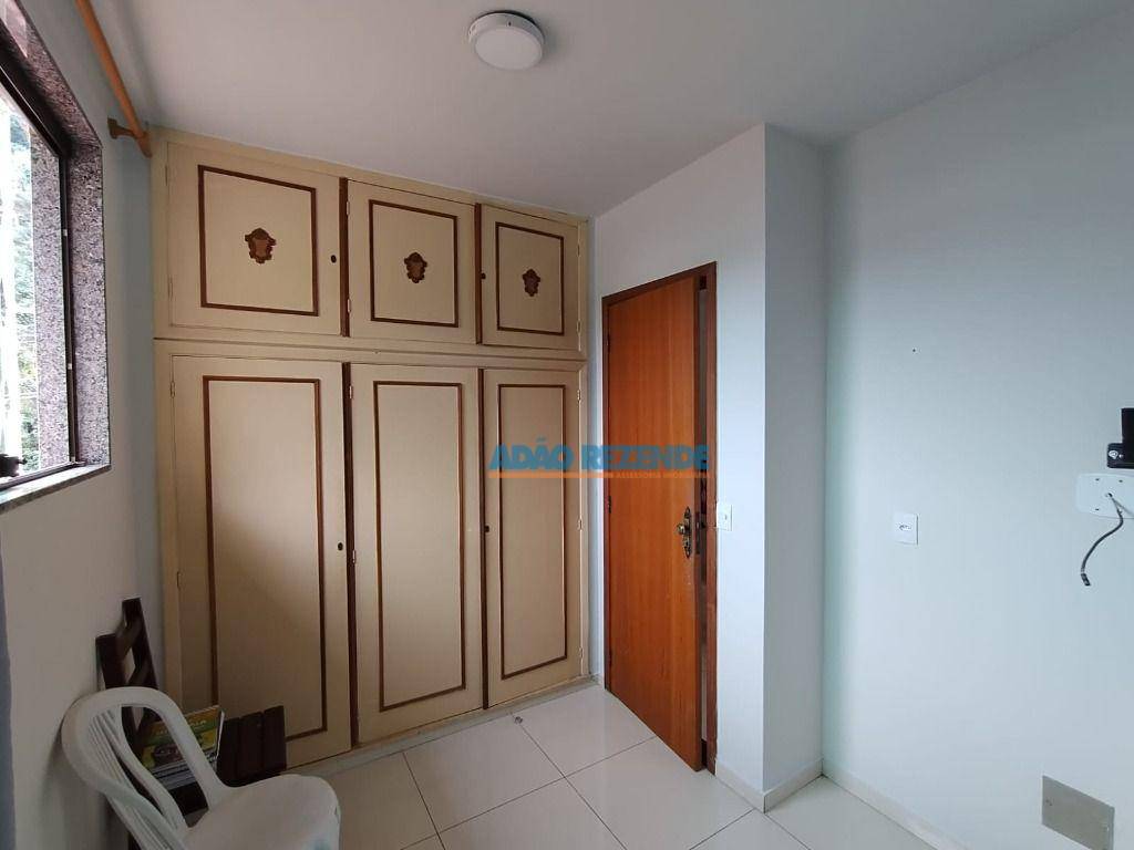 Casa à venda com 5 quartos, 182m² - Foto 18