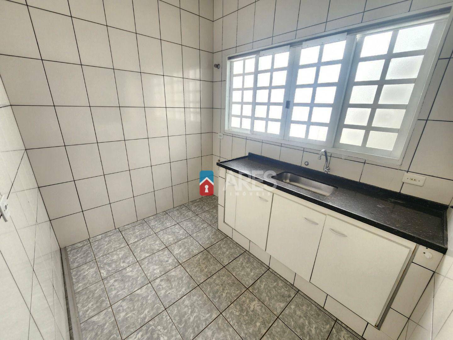 Casa à venda com 2 quartos, 70m² - Foto 14