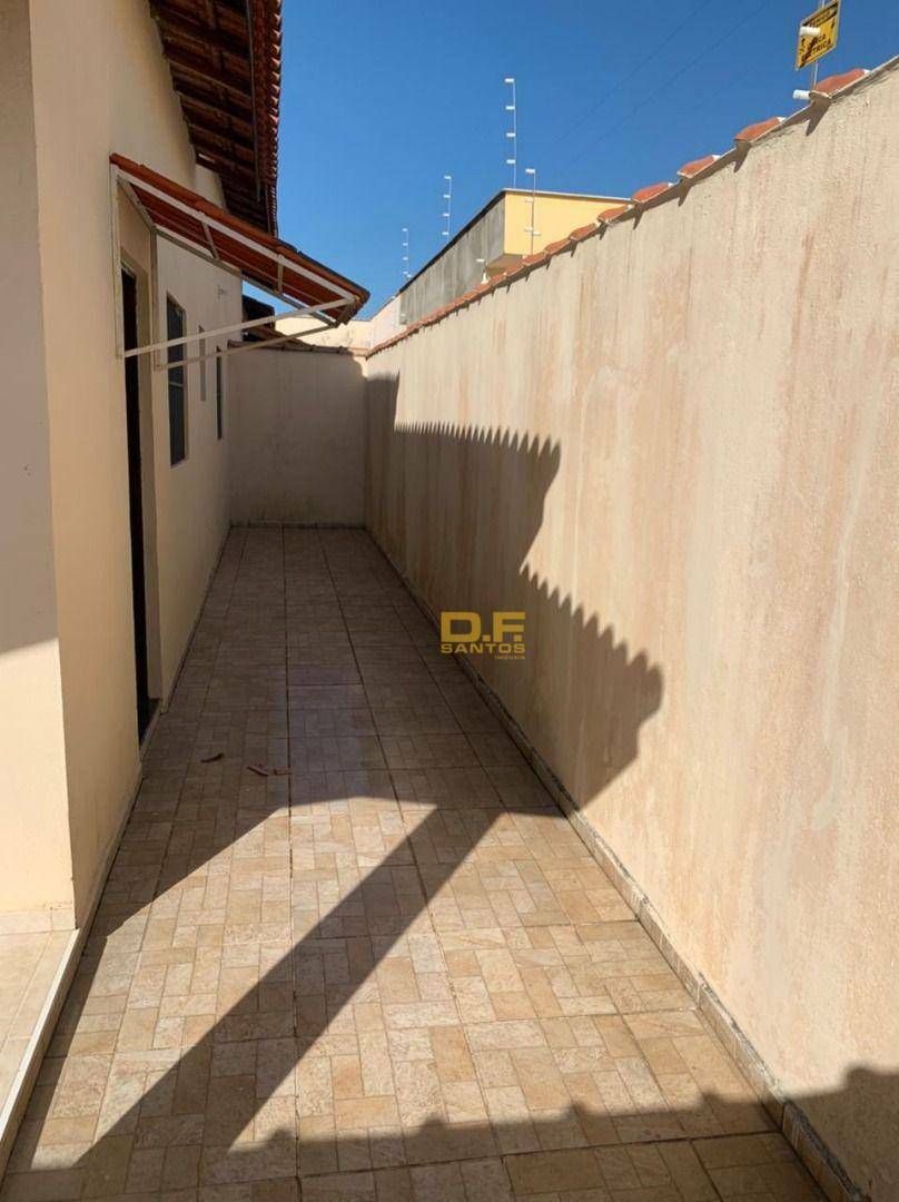 Casa à venda com 2 quartos, 1m² - Foto 12