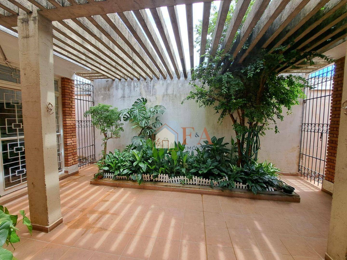 Casa à venda com 3 quartos, 250m² - Foto 7