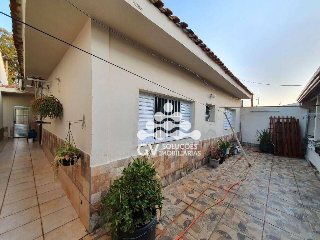 Casa à venda e aluguel com 3 quartos, 130m² - Foto 12