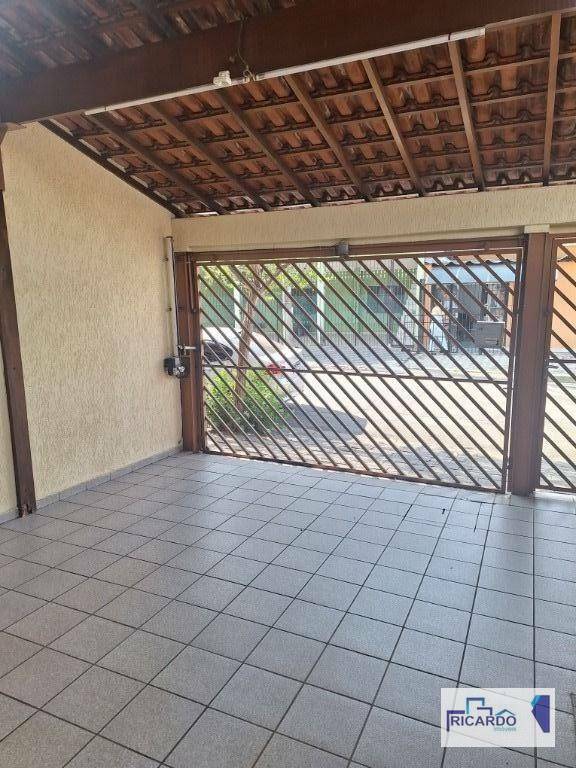 Sobrado à venda com 2 quartos, 120M2 - Foto 1