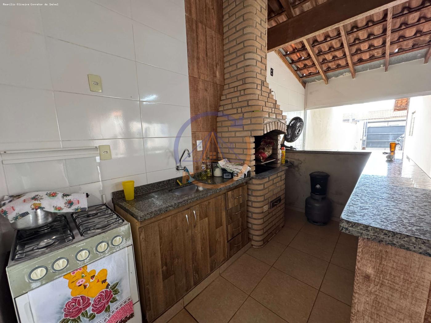 Casa à venda com 3 quartos, 200m² - Foto 14