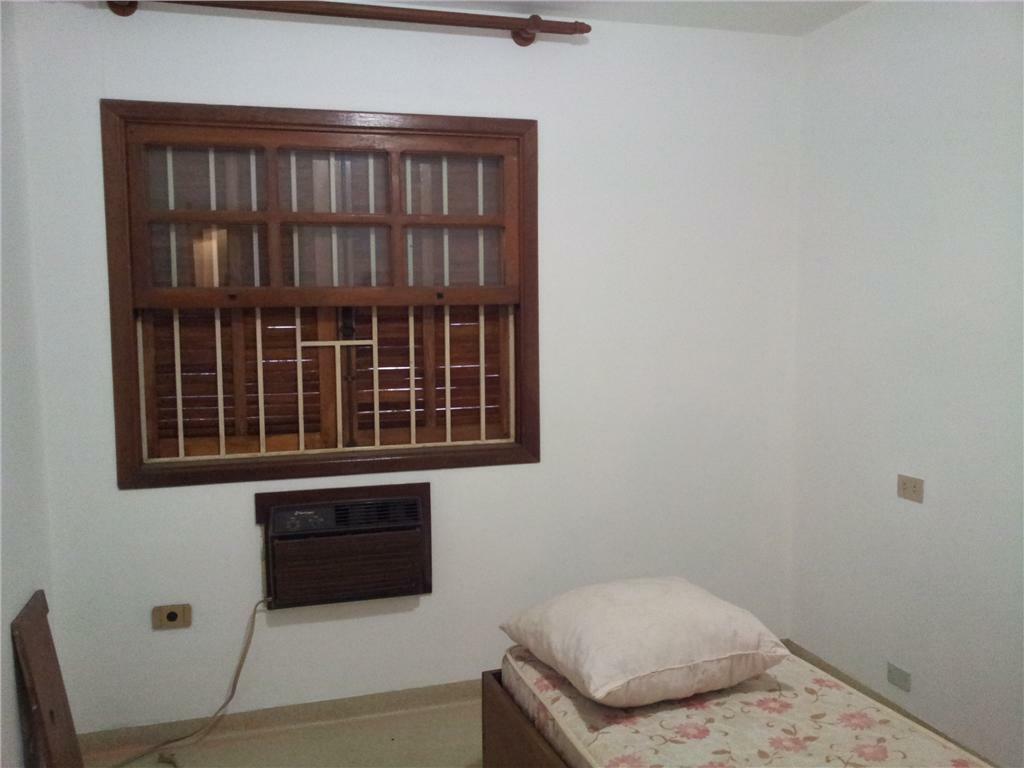 Casa à venda com 4 quartos, 220m² - Foto 14