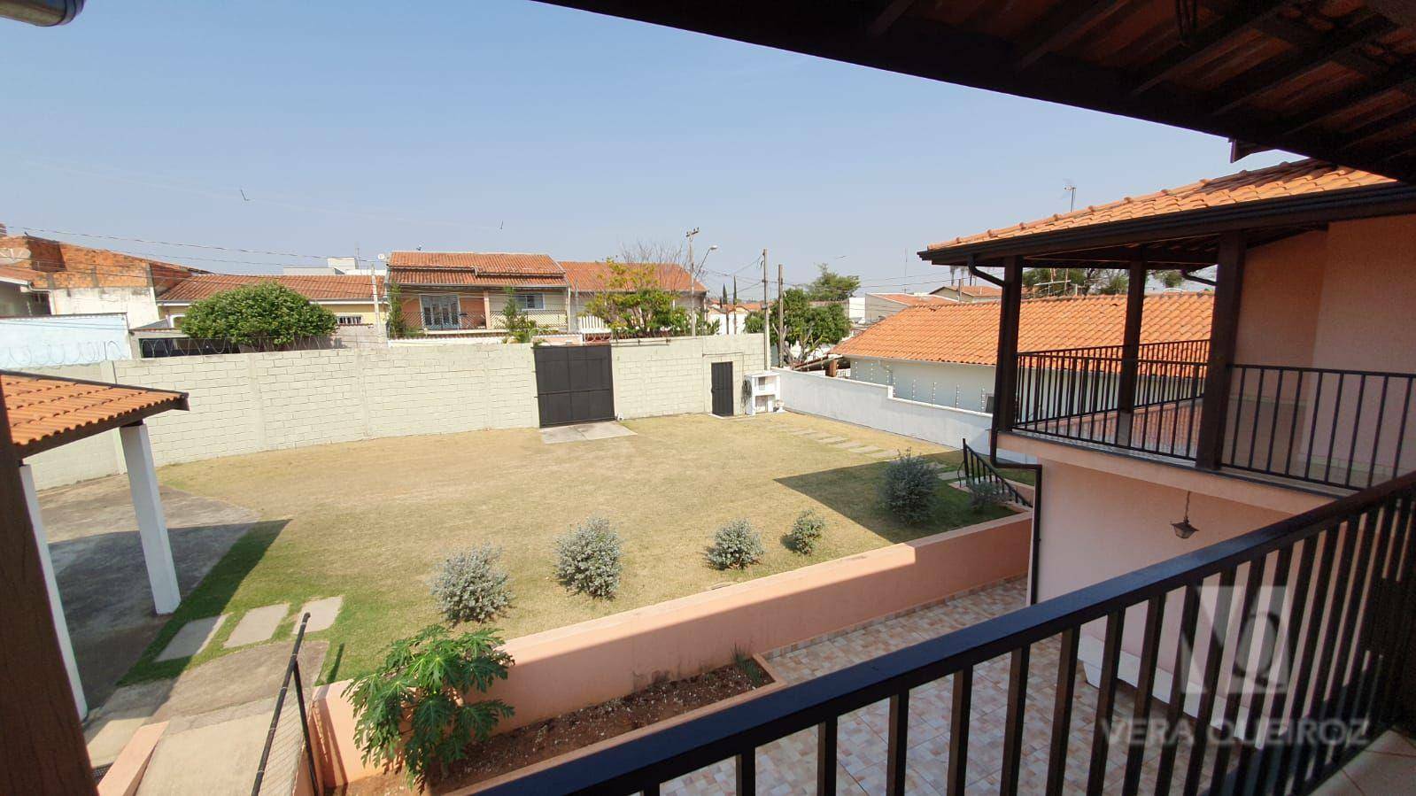 Casa à venda com 3 quartos, 225m² - Foto 4