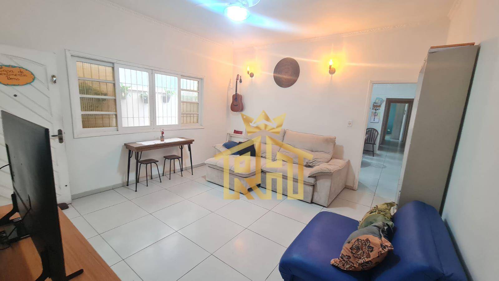 Casa à venda com 3 quartos, 195m² - Foto 1