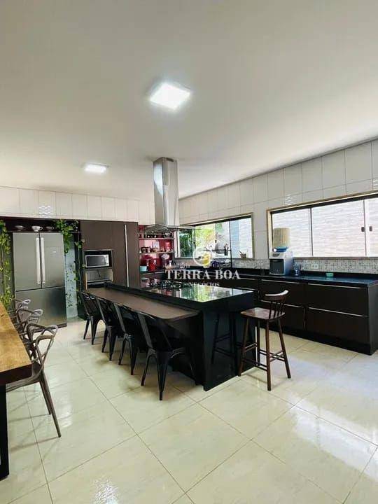 Casa de Condomínio à venda com 4 quartos, 250m² - Foto 14
