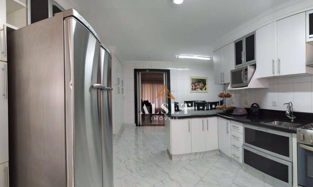 Apartamento à venda com 4 quartos, 235m² - Foto 3