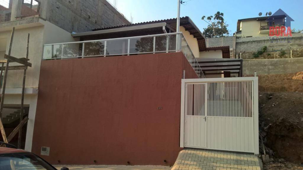 Casa à venda com 3 quartos, 100m² - Foto 1