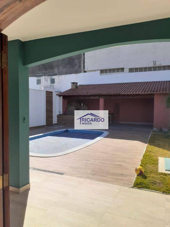 Sobrado à venda com 3 quartos, 300m² - Foto 30