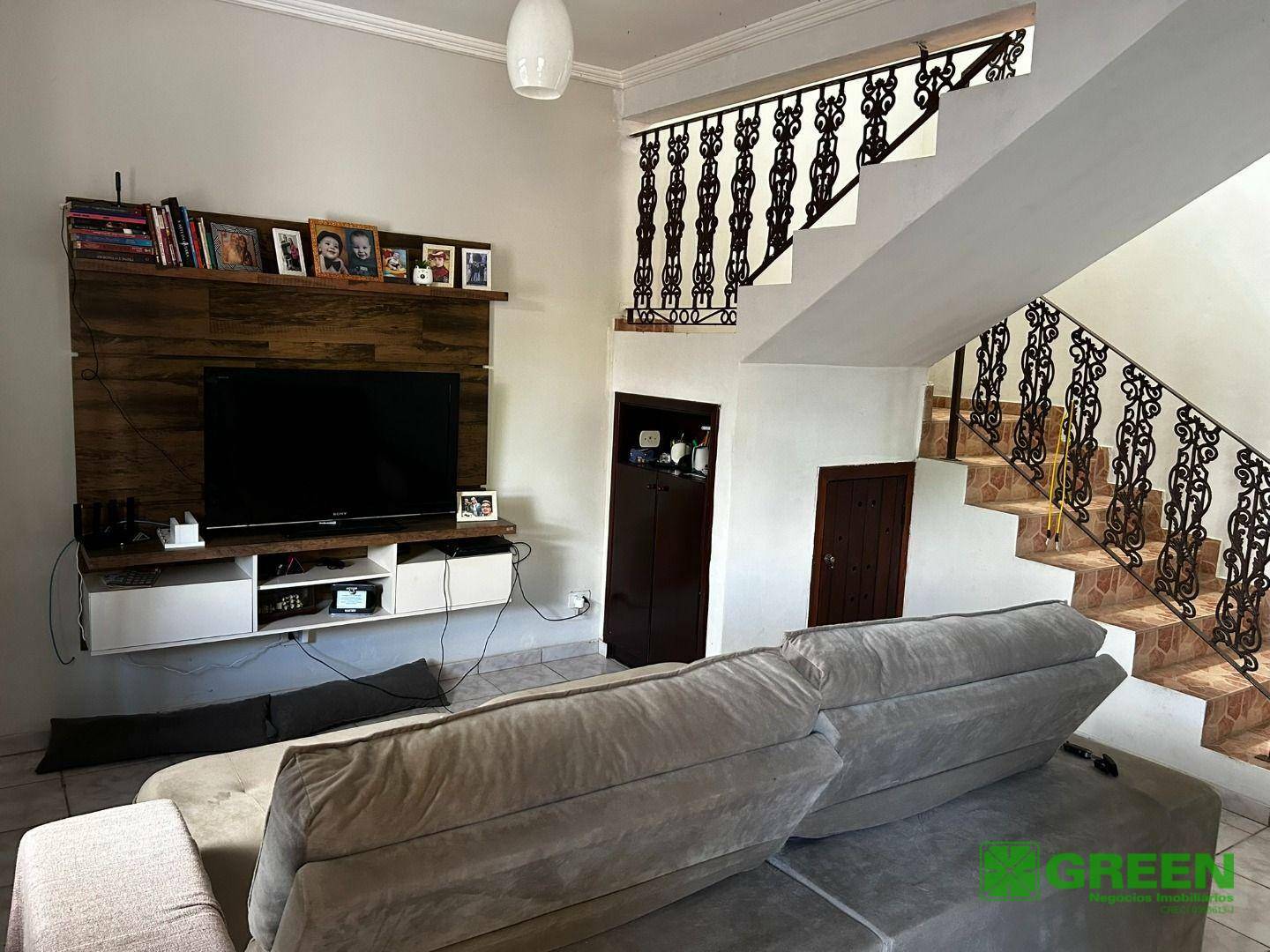 Casa à venda com 4 quartos, 155m² - Foto 3