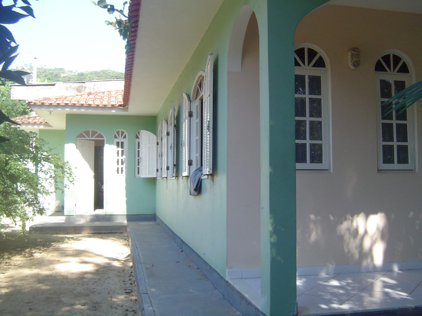 Casa à venda com 4 quartos, 150m² - Foto 1