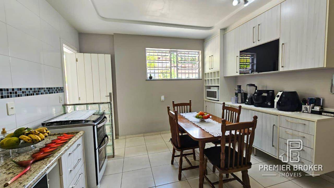 Casa à venda com 3 quartos, 240m² - Foto 25