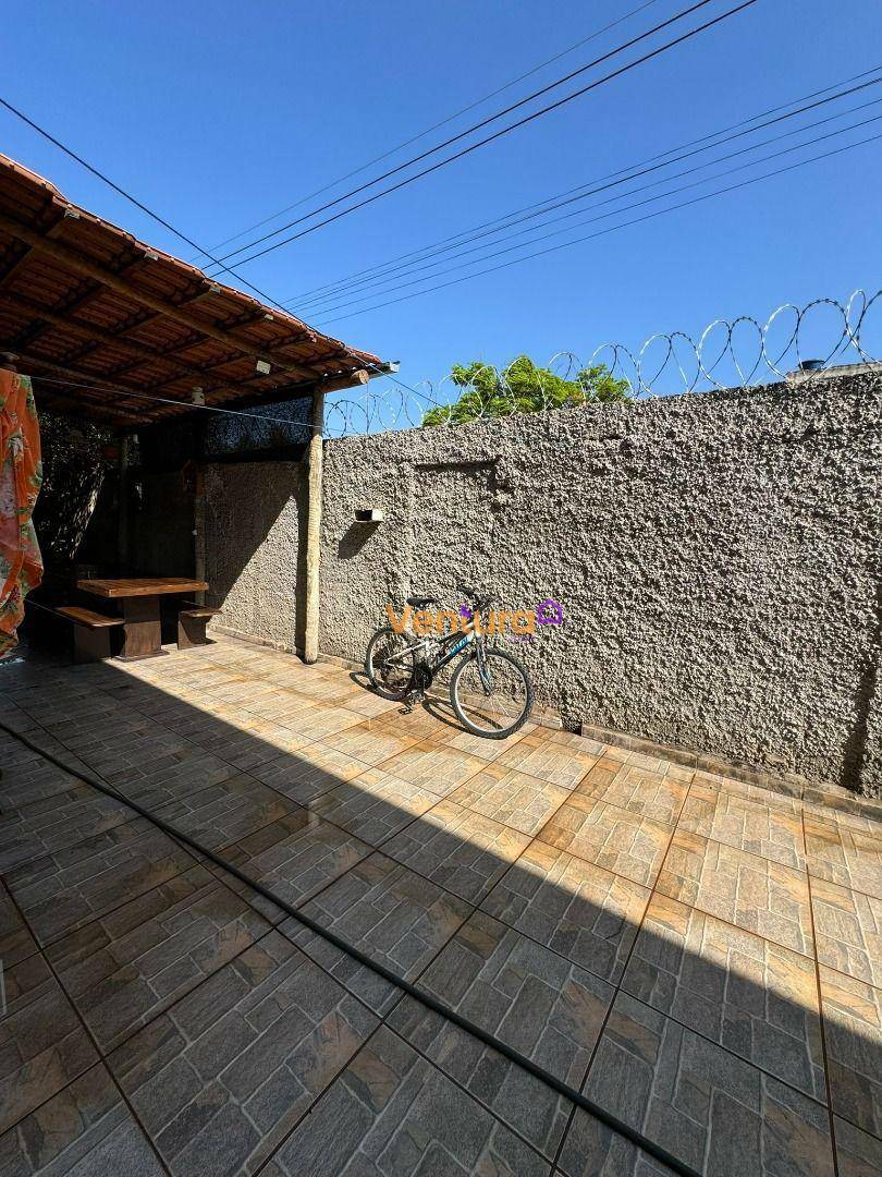 Casa à venda com 2 quartos, 100m² - Foto 13