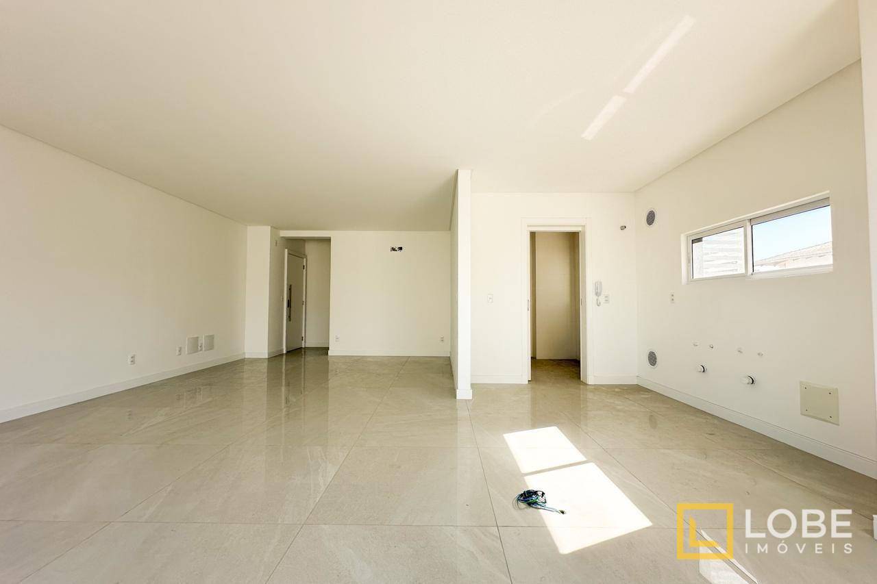 Apartamento à venda com 3 quartos, 121m² - Foto 3