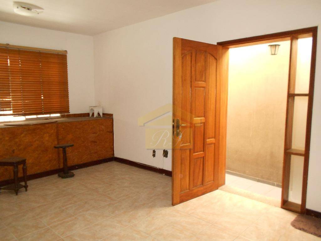 Casa à venda com 2 quartos, 130m² - Foto 2